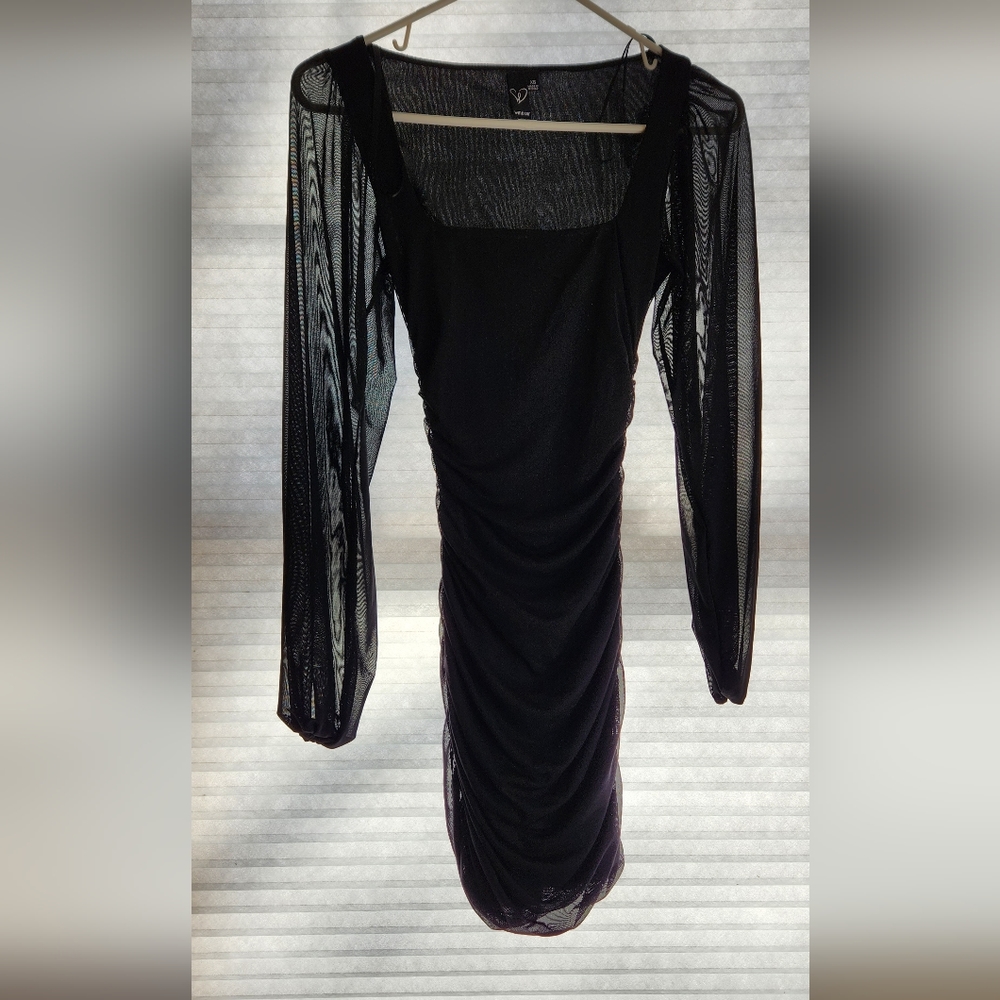 XS fitted black dress